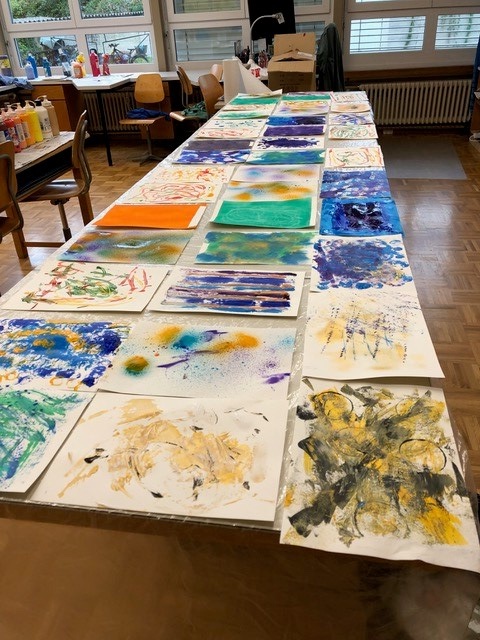 Farbe ins Schulhaus bringen